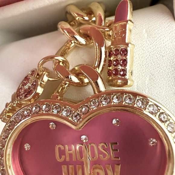 Juicy Couture Los Angeles NWT Stunning Gold Pink Heart Charm Bracelet Watch - Picture 5 of 8
